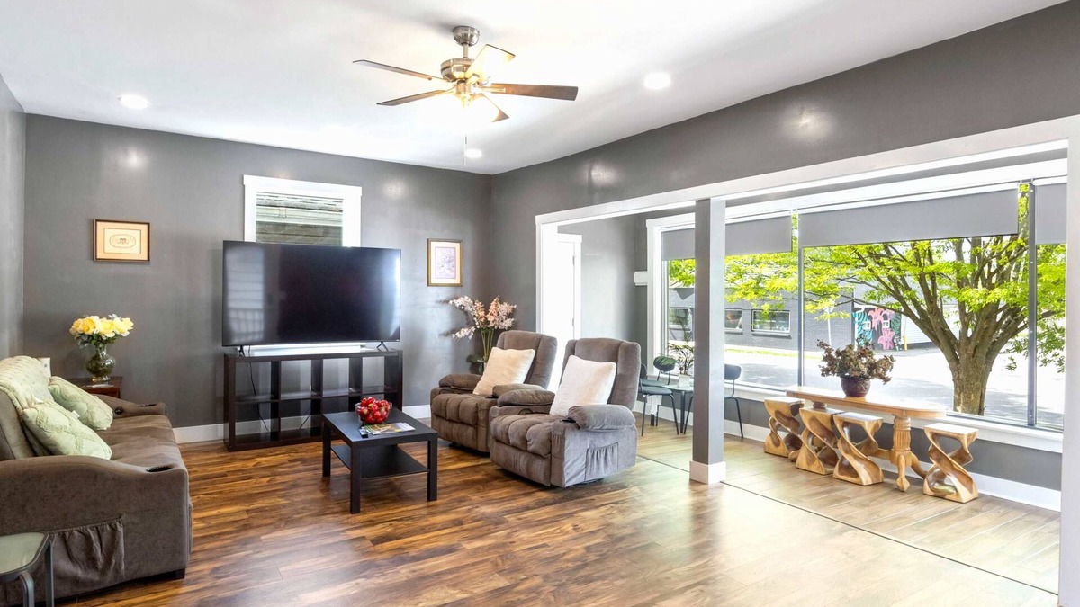 New Albany House | Bright New Albany Home 12 Mi to Churchill Downs!