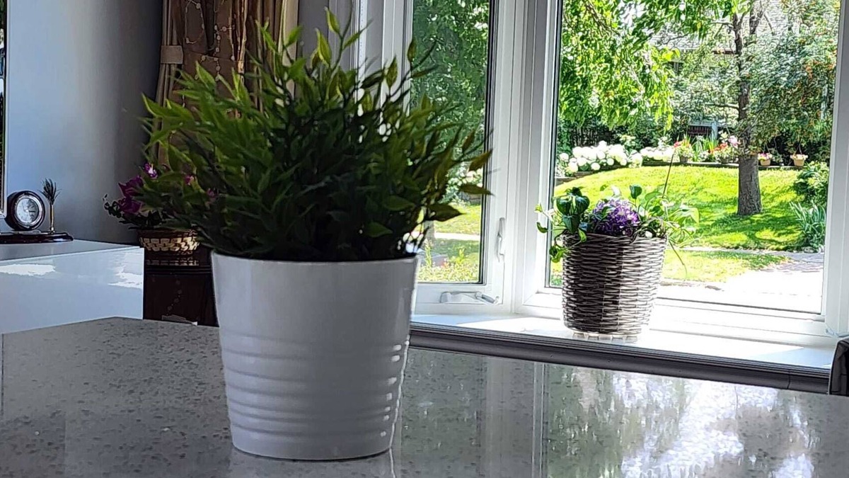 Woburn House | Bright Newly Renovated Oasis, Centrally located, 5 mins from the beach