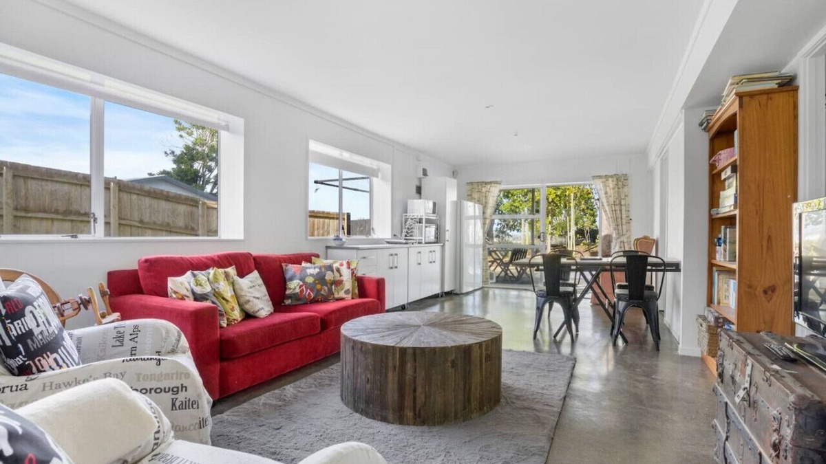 Saint Johns Apartment | Bright 3-Bedroom Unit with Parking and Kitchenette