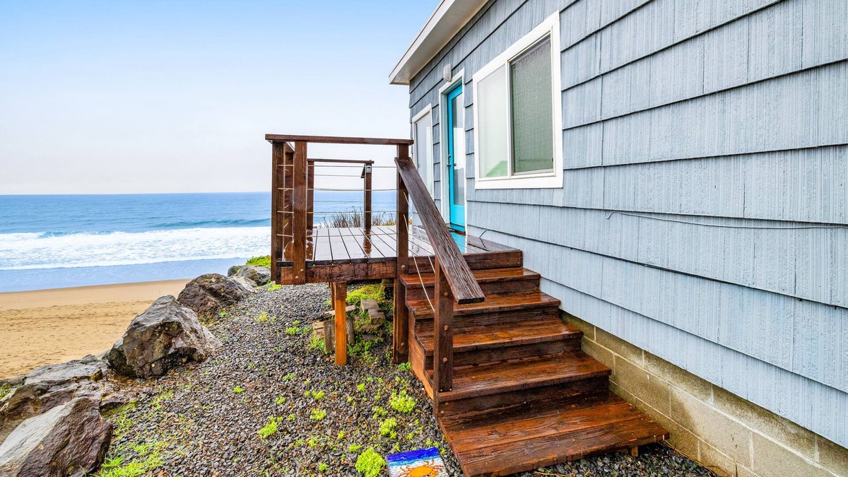 Gleneden Beach House | Bright oceanfront home with easy beach access & amazing views