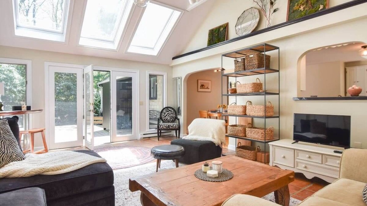 Marstons Mills House | Bright & Open Central A/C Dog Friendly!