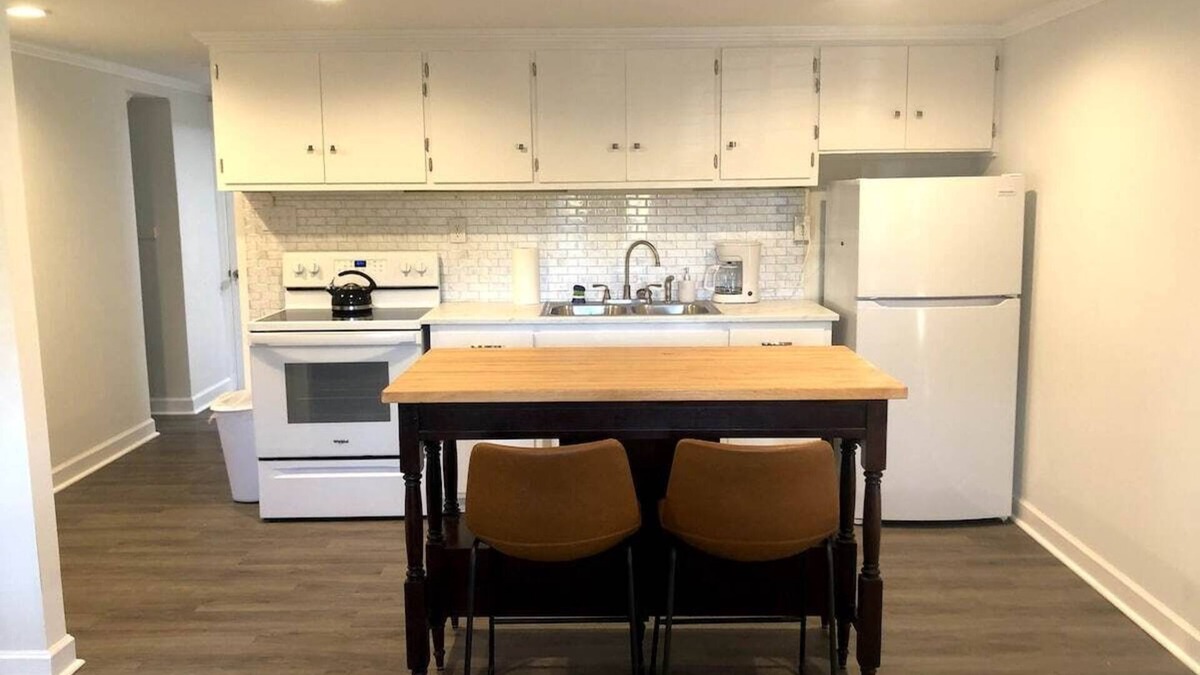 Hickory Apartment | Bright open studio apartment with king bed and queen sofabed. Walk to local shops and restaurants.