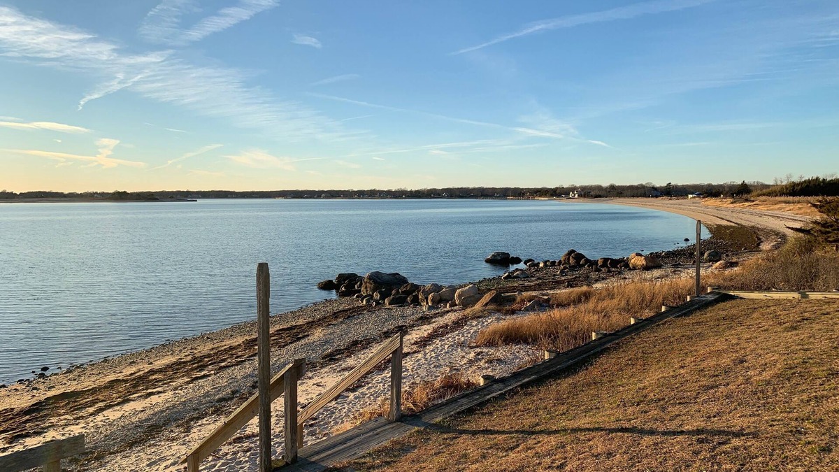 Shorewood House | Bright, open waterfront house with gorgeous sunsets and private beach