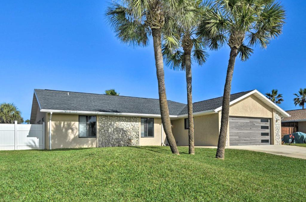 Ormond Beach House | Bright Ormond Beach Home about 14 Mi to Daytona!