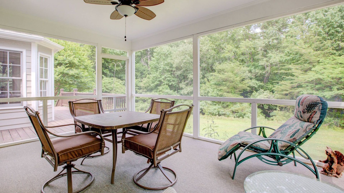 Rio Apartment | Bright & Peaceful Family Retreat in Charlottesville