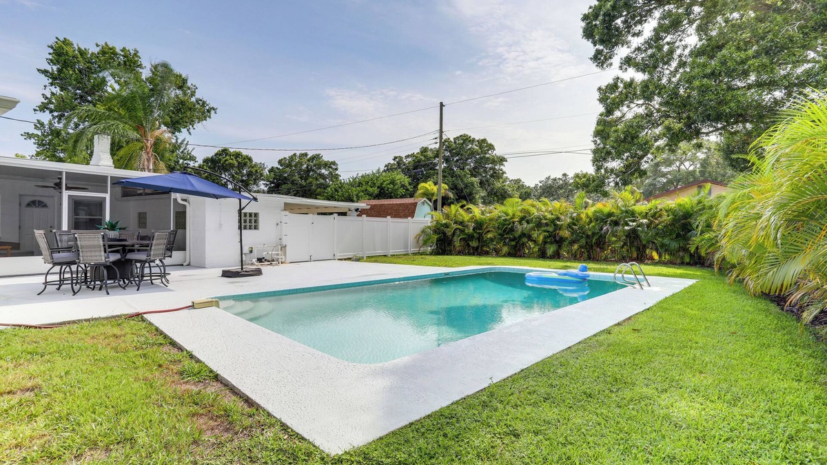 Pinellas Park House | Bright Pinellas Park Getaway w/Private Pool!