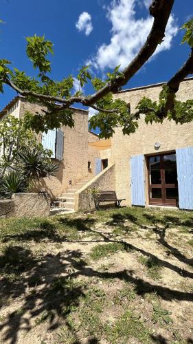 Manosque Apartment | Bright place in a family house