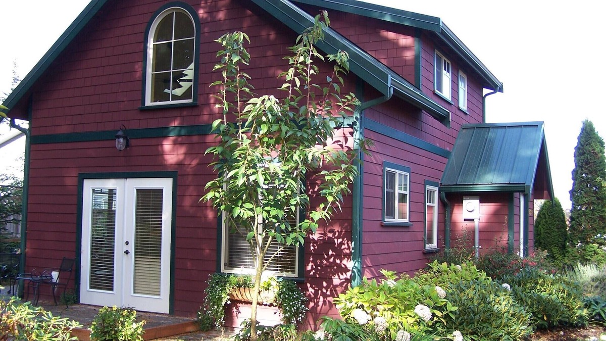 Port Townsend Cottage | Bright, Quiet Home, Perfect For Bird Watching Nestled In Friendly Neighborhood.