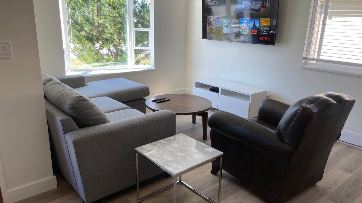 Gibsons House | Bright, Renovated 3-Bedroom Rancher in the Heart of Gibsons