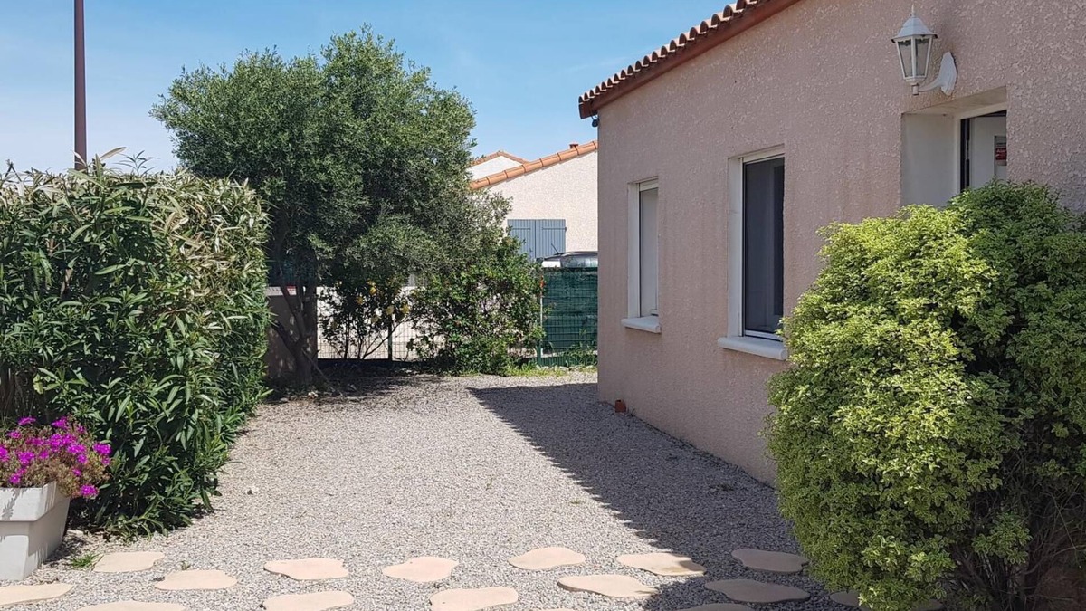 La Palme House | Bright single-storey villa with garage 5 minutes from the sea