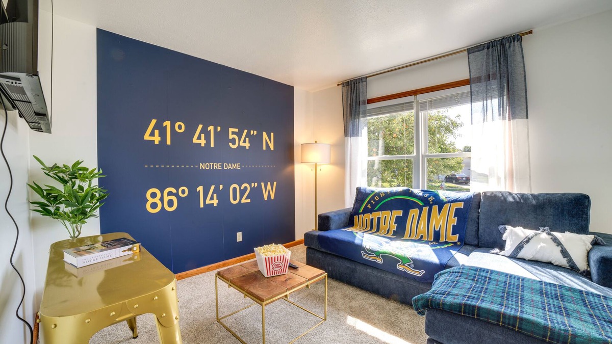 South Bend House | Bright South Bend Home ~ 4 Mi to Notre Dame!