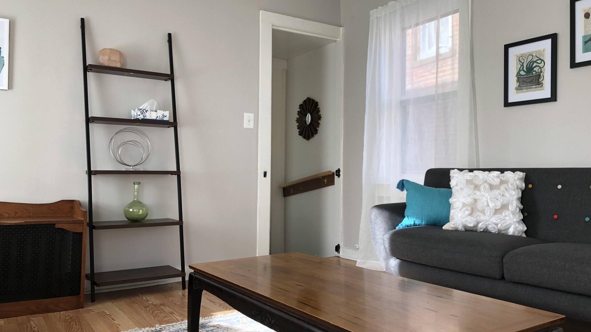 Troy Apartment | Bright & Spacious 2Bed Downtown Troy Garden Apt.
