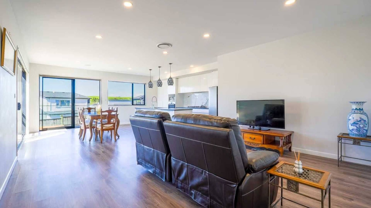 Pinehill House | Bright & Spacious 3-Bedroom Home in Pinehill