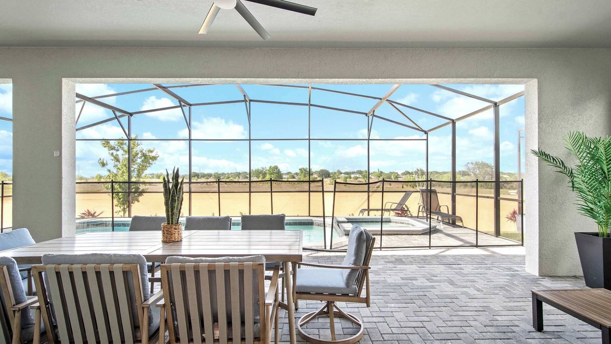 Four Corners House | Bright & Spacious 7BR Pool Villa w/Game Loft New Windsor Cay Resort near Disney