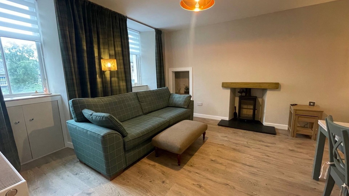 Leven Apartment | Bright, spacious apartment in Colinsburgh walking distance to Elie & Kilconquhar