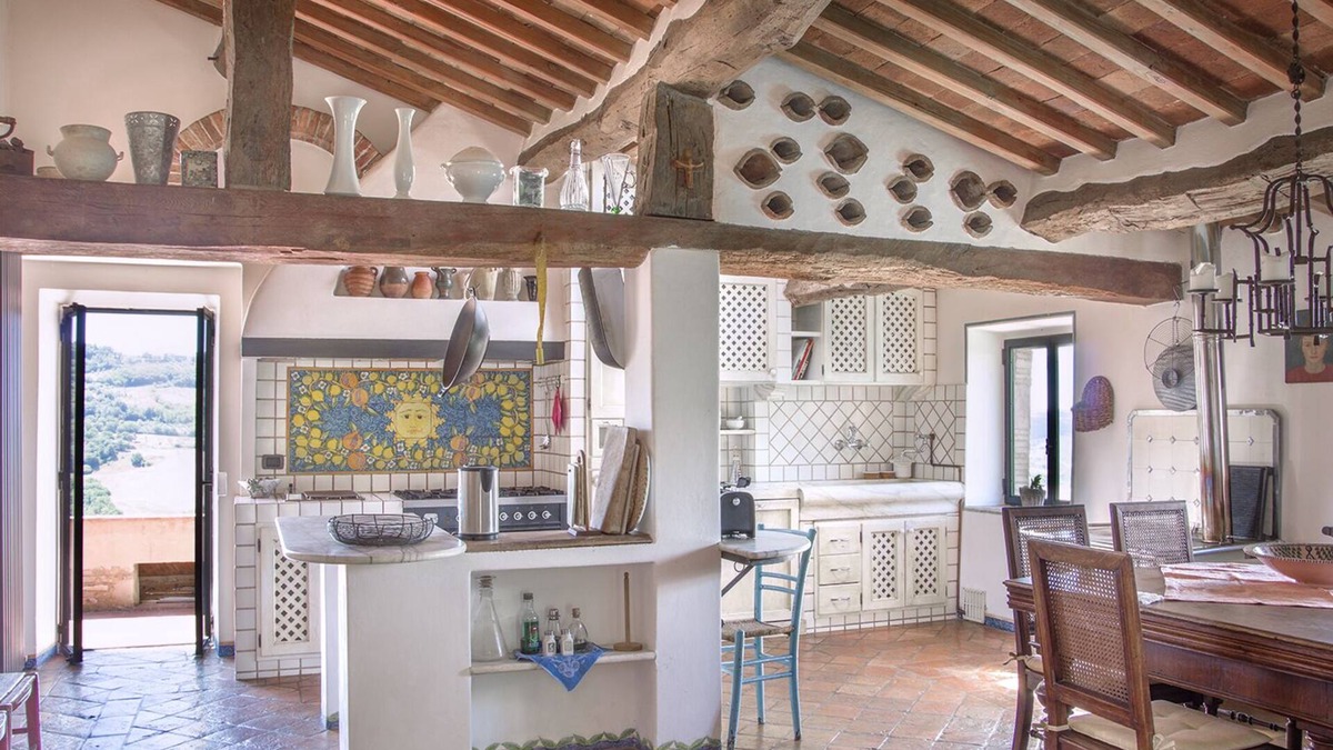 Radicondoli Apartment | Bright & Spacious Apartment with Panoramic Roof Terrace and Swimmingpool