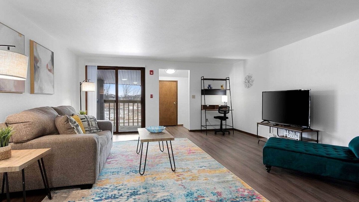 Bellevue Apartment | Bright + Spacious Apartment with King Bed and Workspace