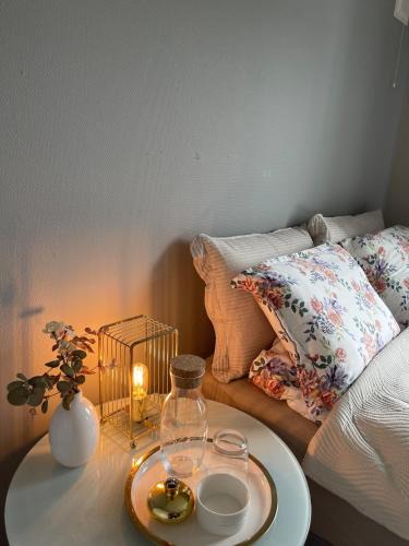 Valderhaugstranda Apartment | Bright & Spacious Apartment by the Sea, Free Parking, 10min to Airport, 12min to Ålesund