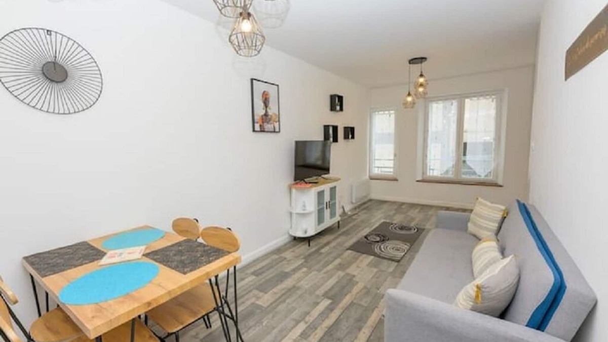 Toul Apartment | Bright, spacious apartment