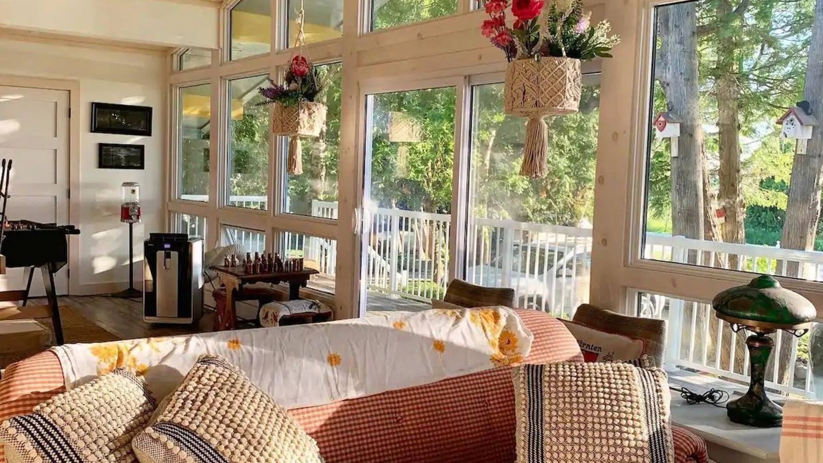 South Bruce Peninsula Ski Chalet | Bright & Spacious Chalet on Lake Huron - Private