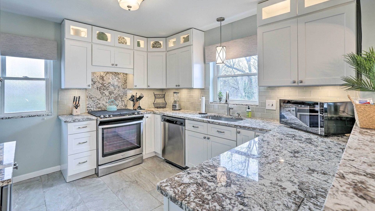 Anderson Township House | Bright & Spacious Cincinnati Retreat w/ Hot Tub!