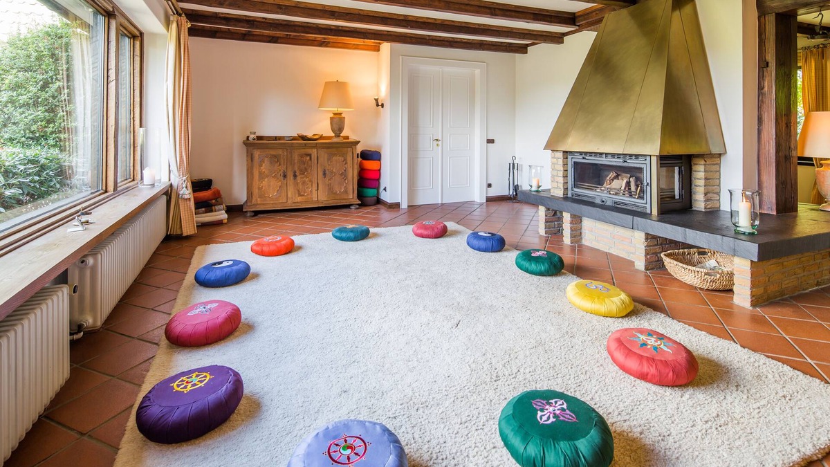 Hoisdorf House | Bright, Spacious 'Duplex' @ Little Paradise, 25 min to Hamburg City Center