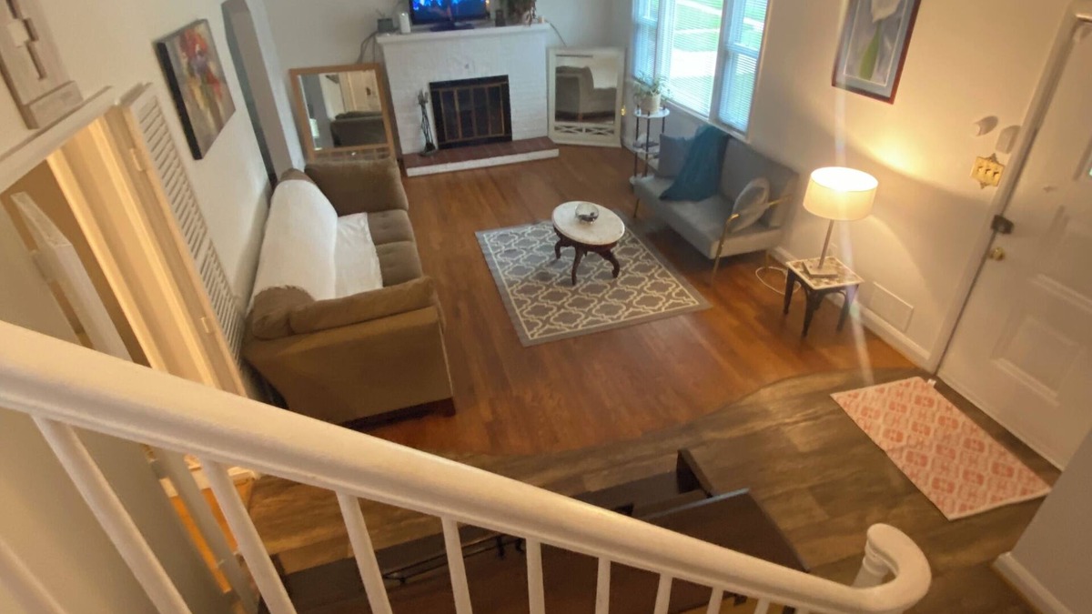 Lochearn House | Bright & Spacious – Large Rooms, Workspace, Laundry:20mins Downtown Baltimore