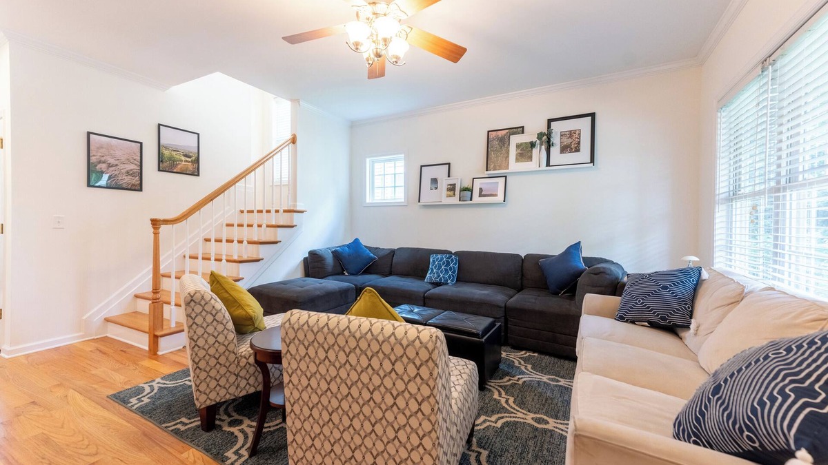 Ridge St. House | Bright, Spacious Home Perfect for Groups and Families: 4BR, 5 Beds