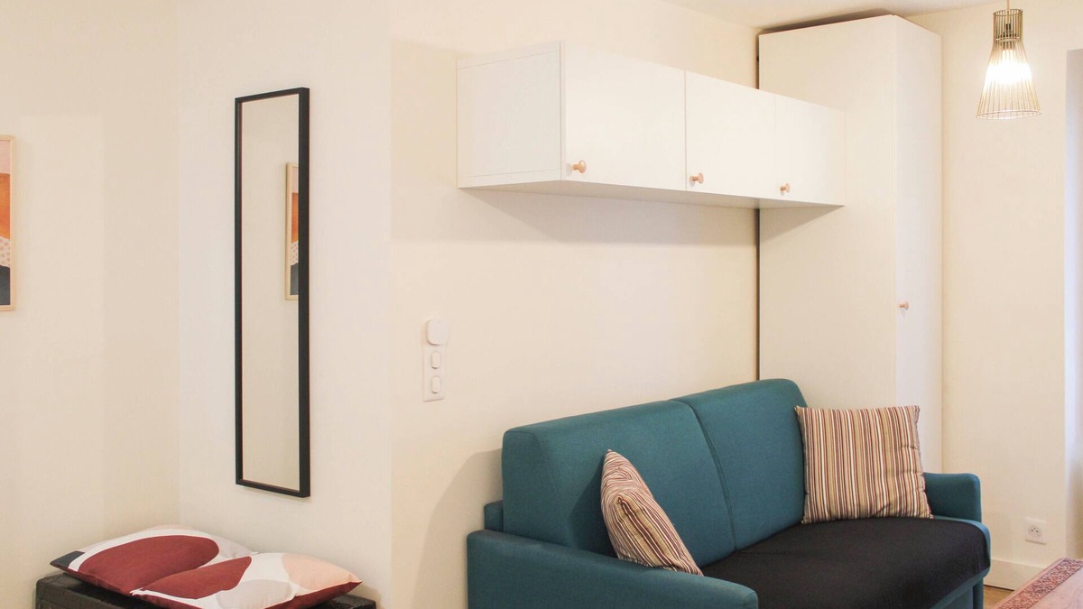 19th Arrondissement Apartment | bright studio with balcony, quiet location