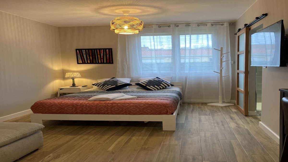 Arenes Romaines - Saint-Martin-du-Touch House | Bright studio with parking in Toulouse