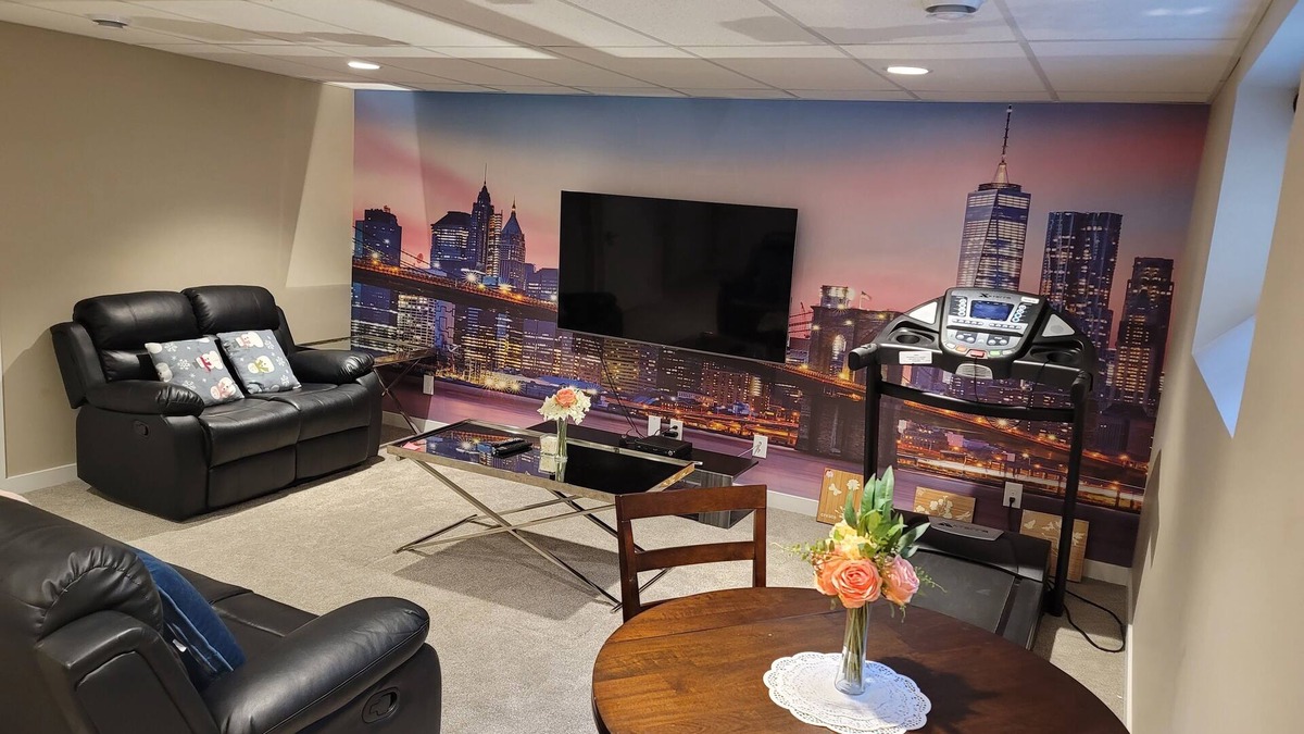 Fort Gary House | Bright & Stylish suite in the city