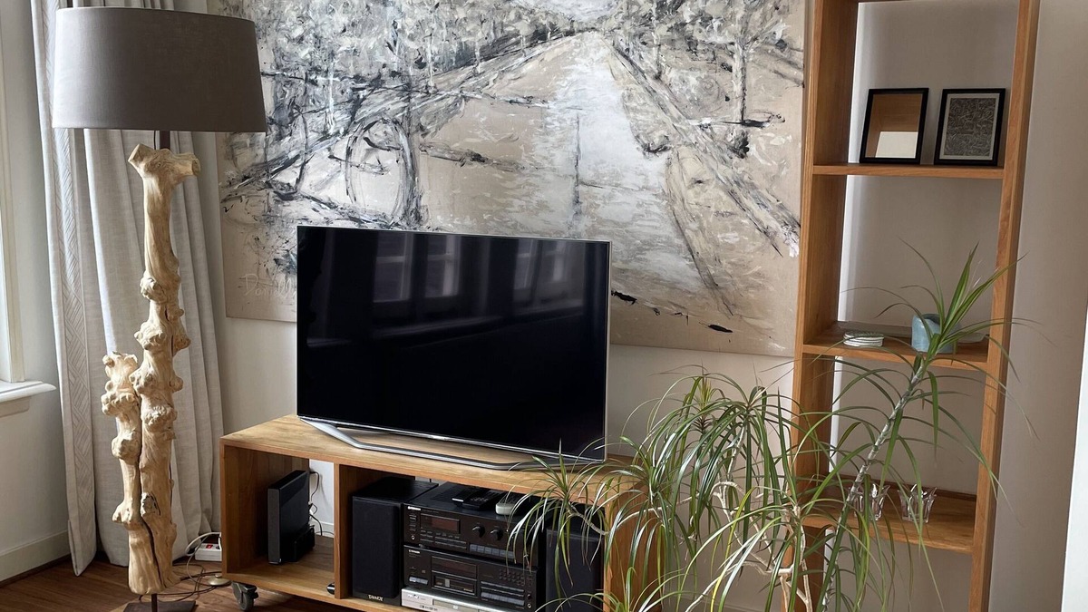 Oude Pijp Apartment | Bright, sunny two bdrm apartment walking distance to the canals of Amsterdam