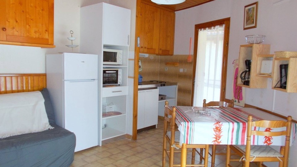 Barbotan-les-Thermes Apartment | Bright T2 with south terrace, parking and Wifi in Barbotan