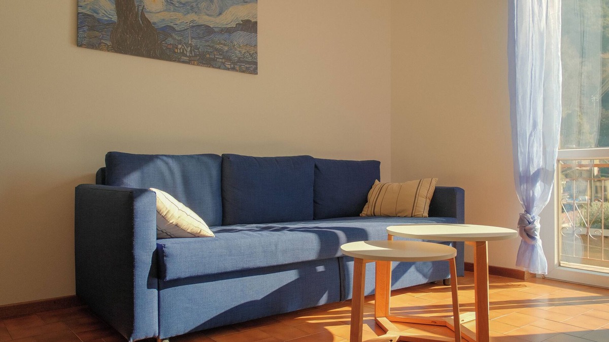 Dervio Apartment | 🏡 Bright Three Bedroom Apartment with Mountain View - Perfect for Families 🌿