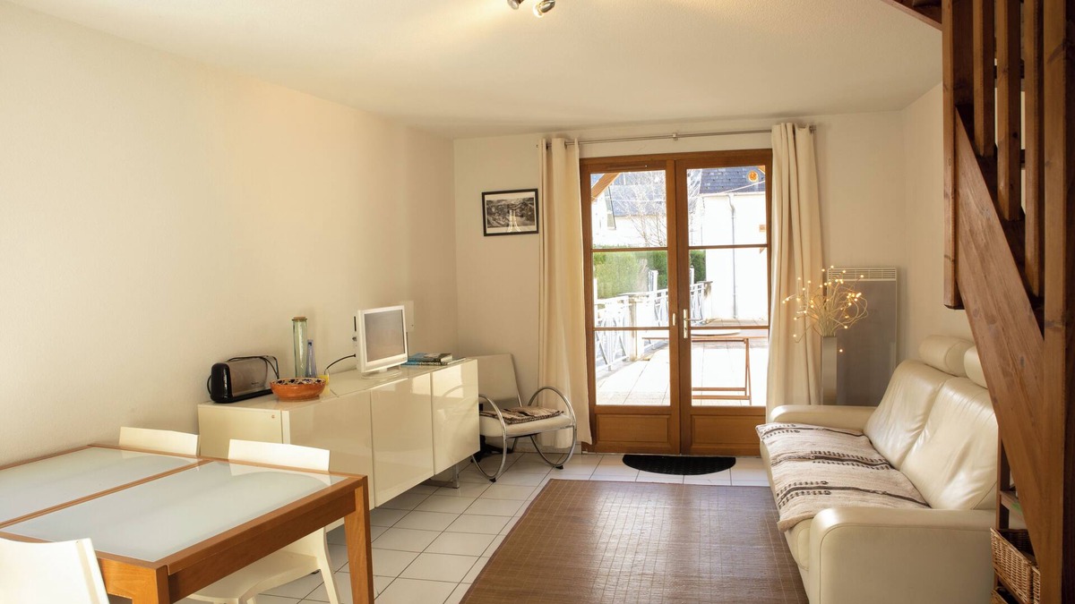 Luz-Saint-Sauveur Apartment | Bright triplex apartment (3 bedrooms + 2 bathrooms) 70 m² with large terrace