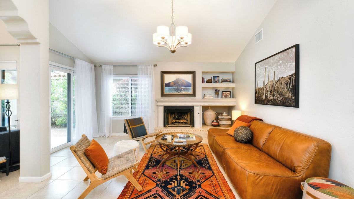 Las Ventanas House | Bright Tucson home near golf & hiking with pool & spa - 30-night stay min.
