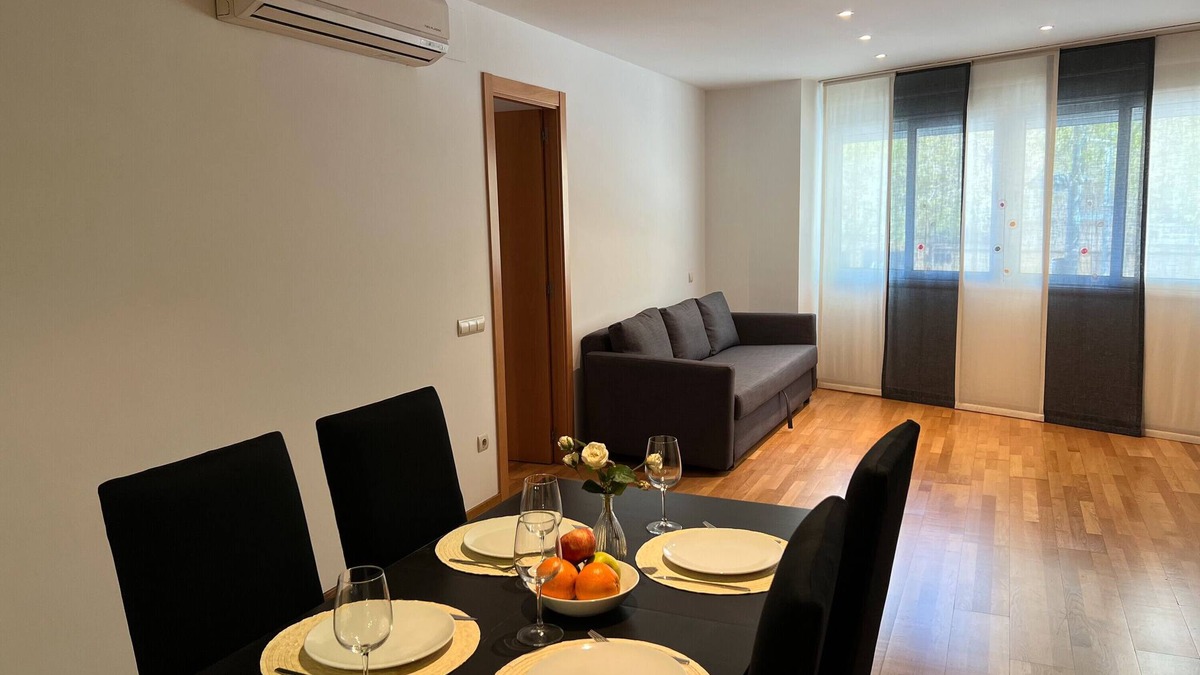 El Guinardo Apartment | Bright Two-Bedroom Apartment in Maragall