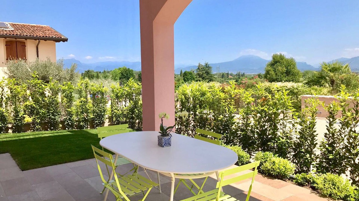 Ponti sul Mincio Apartment | Bright two-roomed apartment with patio and garden