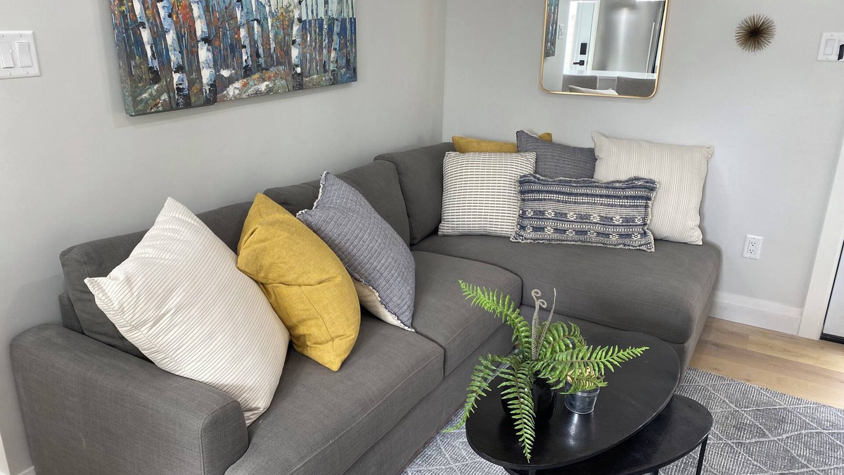 South End Apartment | Bright Upper One Bedroom in South Halifax! New!