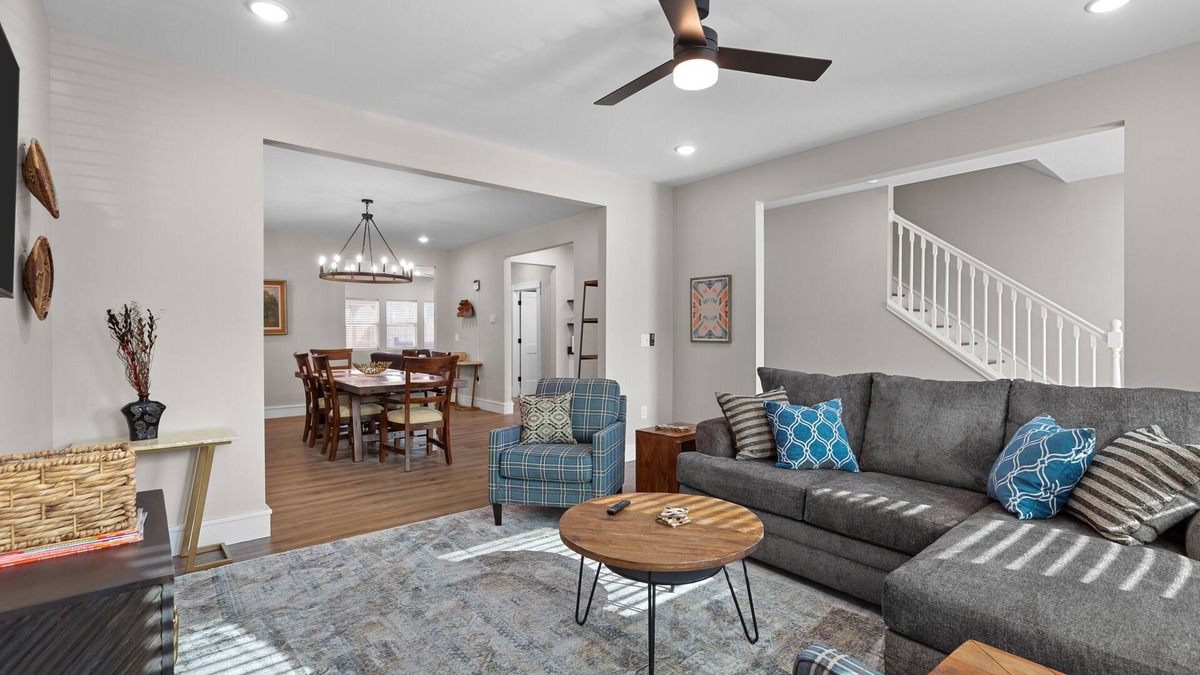 The Gate House | Bright Urban Comfort | JZ Vacation Rentals
