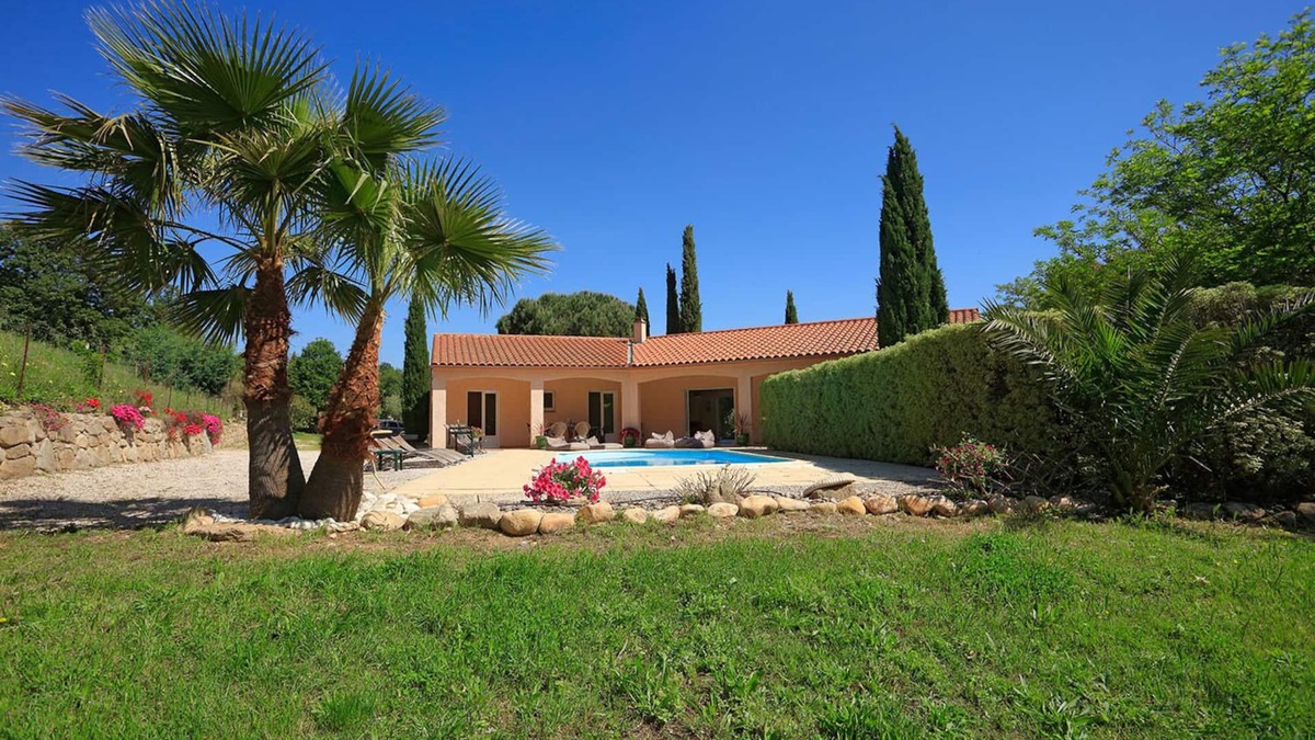 Laroque-des-Alberes Villa | Bright villa, air conditioned, on 9000m², pool, tranquility and rest assured