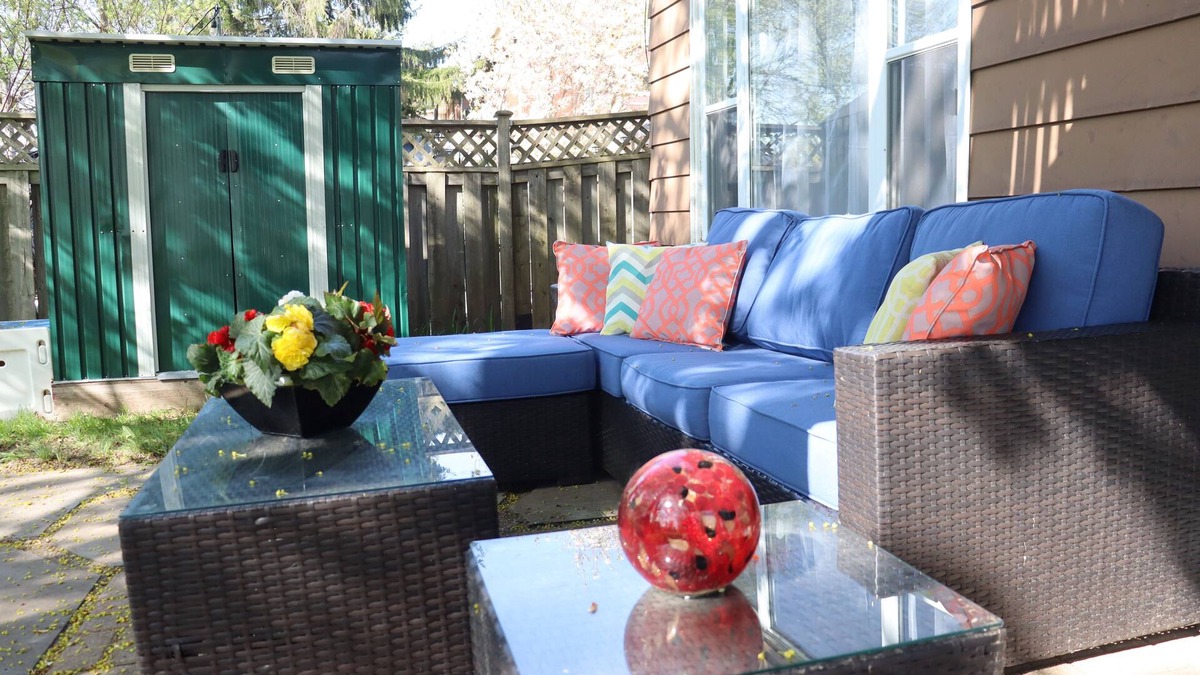 Rosemount House | Bright Walk Out Unit