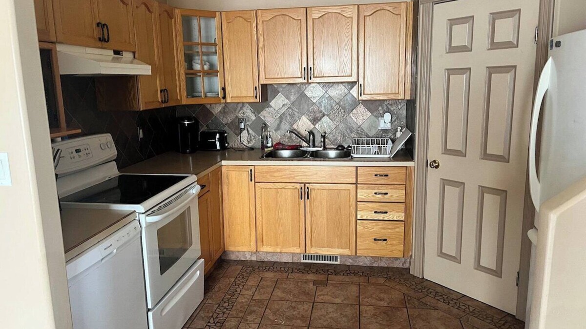 Grande Prairie House | Bright well laid out 2 bedroom home