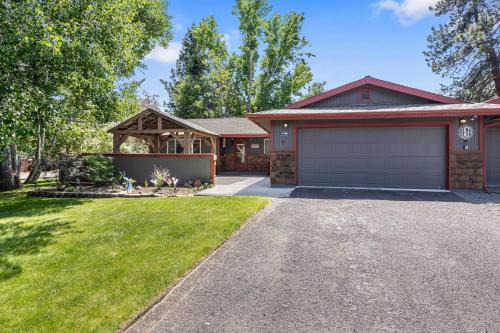 Southeast Bend House | Brightenwood Retreat