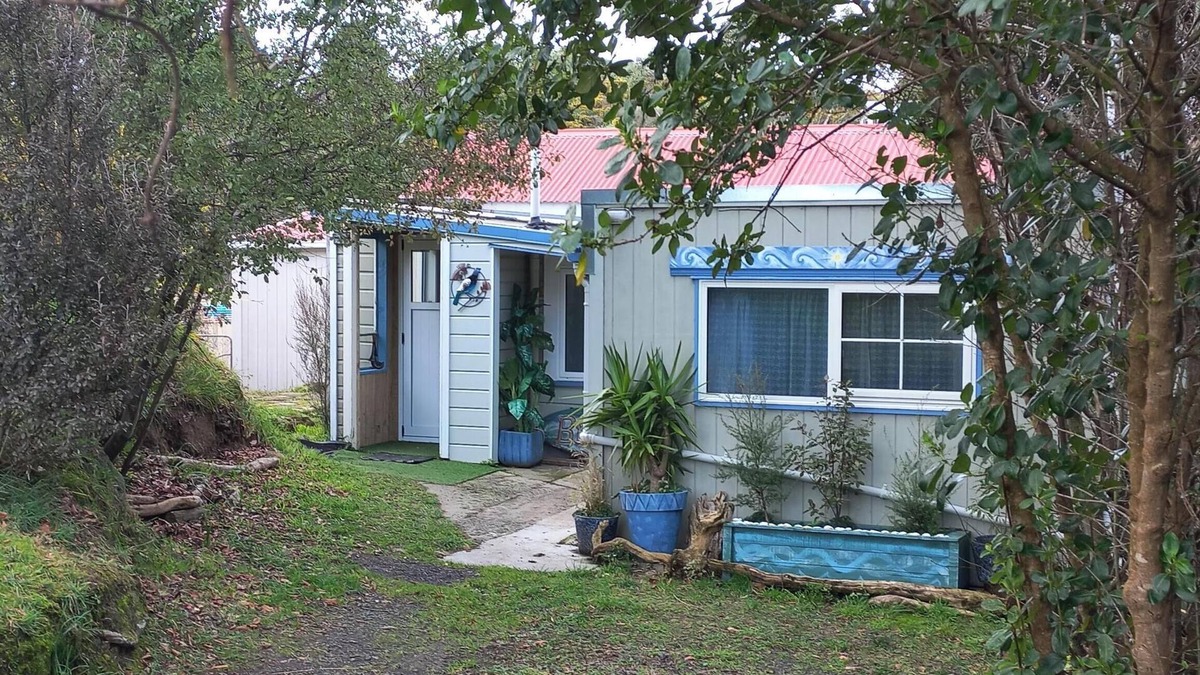 Brighton Cottage | Brighton Beach Riverside cottage