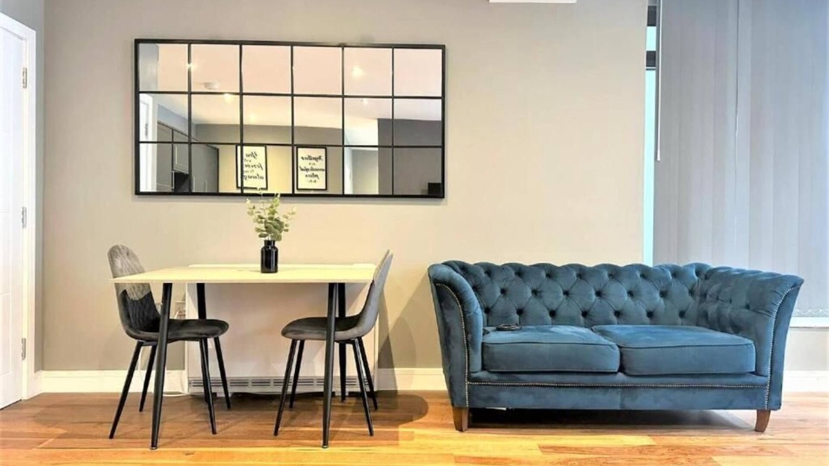 Seafront Apartment | Brighton City Centre Seafront 1 Bedroom Flat BN121MID