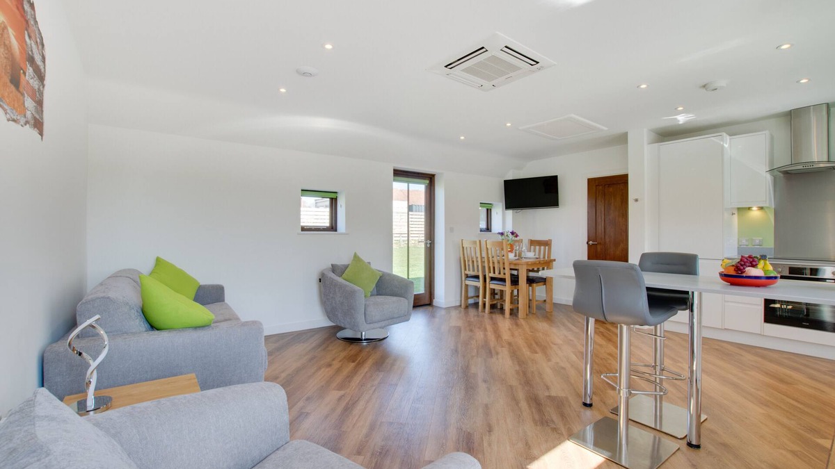 Cranbrook House | Brighton Hopper Hut - Two Bedroom House, Sleeps 3