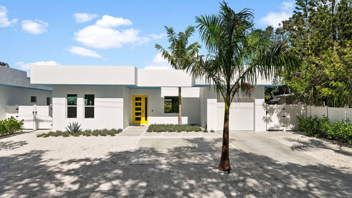 Arlington Park House | "Brillant Sunshine" SARASOTA. Luxury POOL home built in 2023. Up to 18 guests