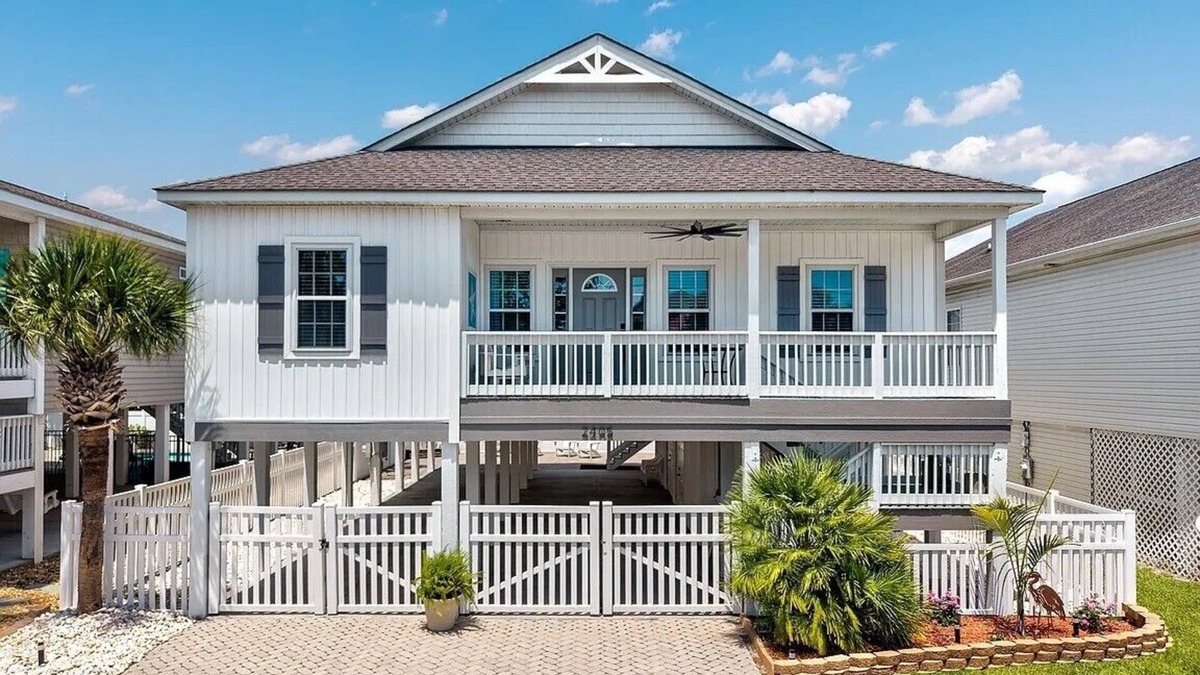Cherry Grove Beach House | Brilliant 4-bedroom House in North Myrtle Beach, Cherry Grove