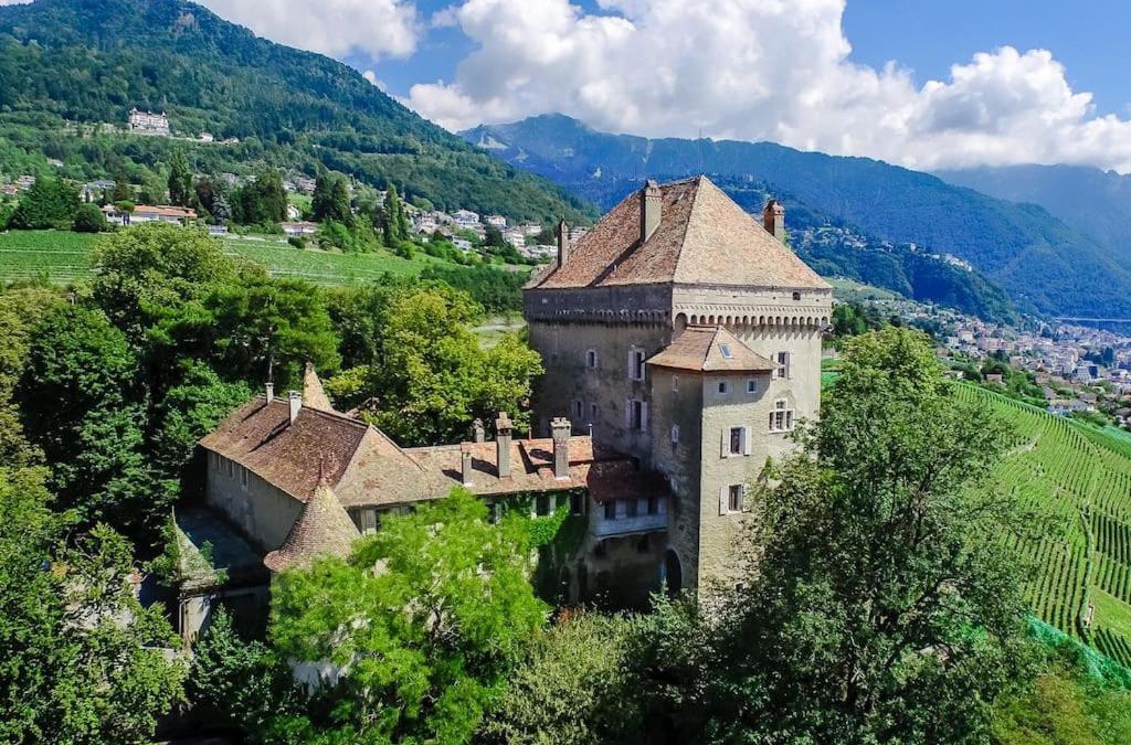 Montreux Apartment | Brilliant apartment in Château du Châtelard